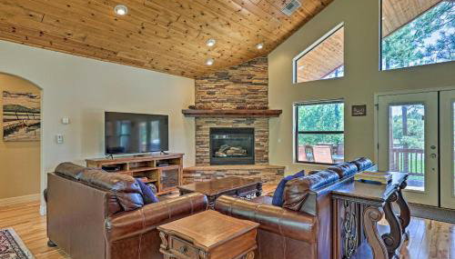 Serene Lakeside Cabin w/ Decks + Edler Lake Views! - Foto 2