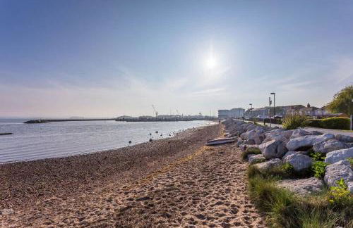 Spinnaker House-with Tesla Electric Charging Point - Photo 41