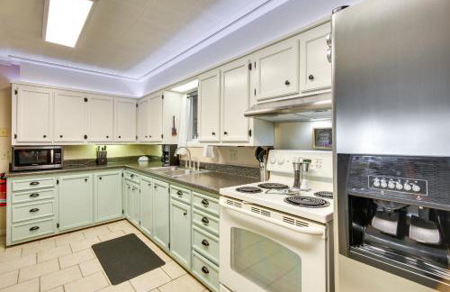 Lakefront Canadian Gem Fire Pit, Decks and Grills - Foto 12