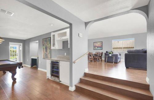 Luxe 4BR Vegas Retreat Pool, Games and BBQ - Foto 32