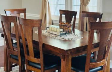 Bright Home for Family and Groups with Patio - Foto 13