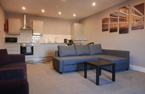 1 bed Apt close to Leeds Arena Sleeps up to 4 people F4 - Photo 1