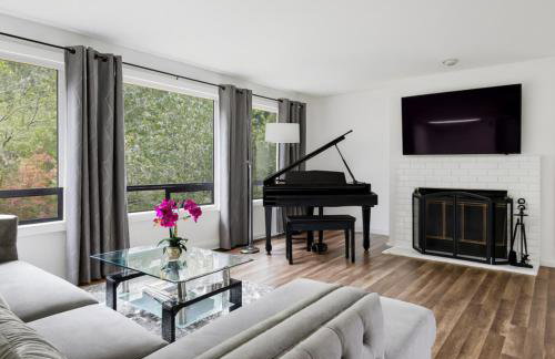 Remodeled, Spacious, Modern Retreat 5 BR, 3BA, 2KIT - Foto 2