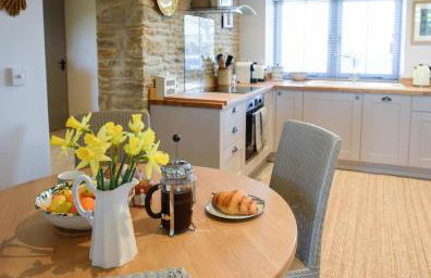 Luxury Cottage in Idyllic Cotswold Village nr Bath - Photo 16