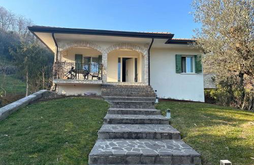 Welc-ōM Luxury Hillside Retreat - Photo 20