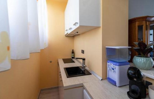 1 Bedroom Lovely Apartment In Ploce - Foto 3