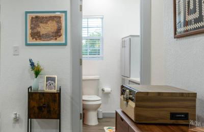 Winston's Hideaway. A few blocks walk to downtown. - Foto 3