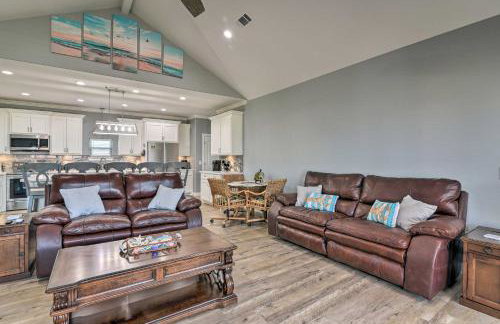 Ocean View and Wraparound Deck Crystal Beach Home! - Foto 5