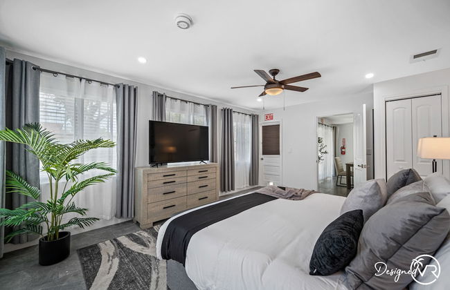 Luxury Retreat: Pool, Games, Basketball & More! - Foto 30