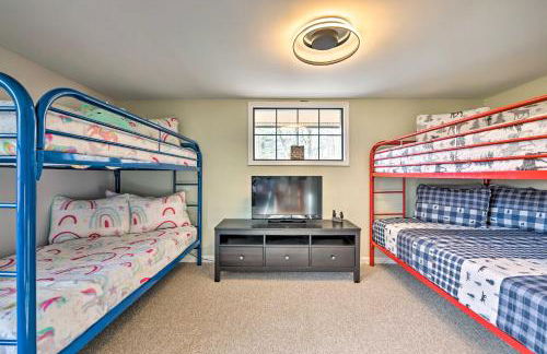 Poconos Cottage with Sauna about 10 Mi to Camelback! - Foto 24