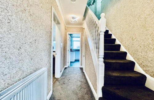 13 Guests - Free Parking - Manchester House - Foto 25