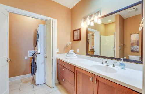 Marina, Pool and Balcony Modern Spring Lake Condo - Foto 10