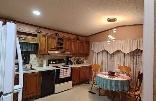 Unique Yet Cozy Victorian Home in Tioga County PA - Foto 2