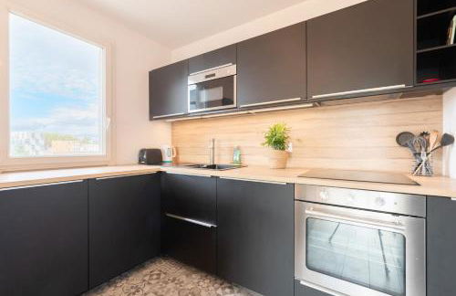 Beautiful apartment equipped near train parking - Foto 10