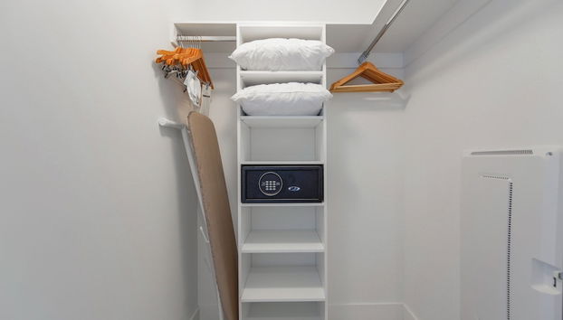 40th-Floor Gem Top Views & Amenities - Foto 4, Habitación