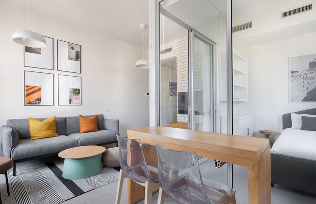 Bauhaus Boutique by TLV2rent - Photo 47