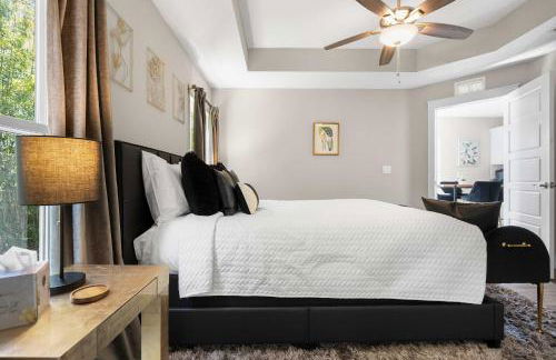 5 Minutes to Beach and Downtown Fire pit Grill - Foto 28