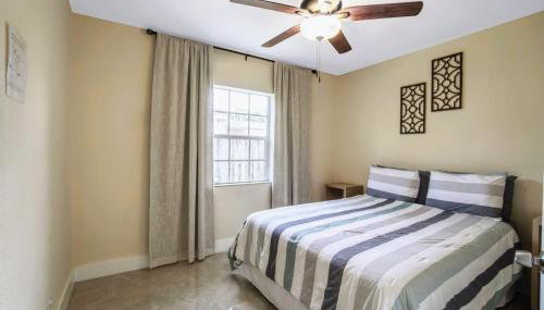Relaxing 3 Bedroom House-Close to Beaches and Airport! - Foto 2
