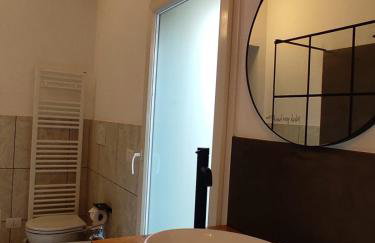 Campus House - Photo 14