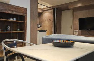 Le Clos Saint Jean, vue Cité, piscine et parking - Foto 32