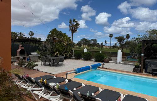 Casa Piedra, Luxury Family Front Line Golf, Hot Tub,Pool Table, 8 pers, Caleta de Fuste - Foto 3