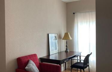 Huge Cozy Home with Many Bedrooms in Ivywild - Foto 48