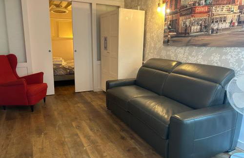 Ancien Atelier Parisien Grand 2 pièces - Foto 4