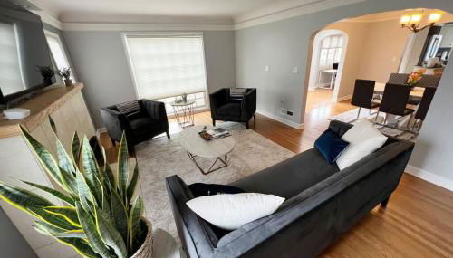 Cozy Home for Family & Friends Gathering - Photo 2