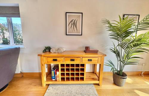 Stunning 7 Bedroom Escape Near New Forest and Beach - Large Garden - Serene Setting - Sleeps 14 - Foto 13