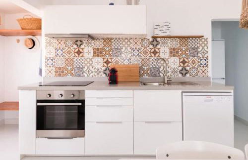 Casa Charcón Alto, en primera línea de mar - Best Villas Lanzarote - Photo 11