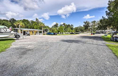 Welcoming Home Unit 6, On-Site River Access! - Foto 35