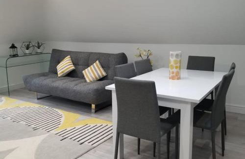 Orchid Lodge - Two Bed Generous Flat - Parking, Netflix, WIFI - Close to Blenheim Palace & Oxford - F4 - Photo 39