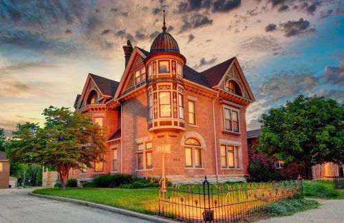 The Bressmer - Entire House - Photo 1