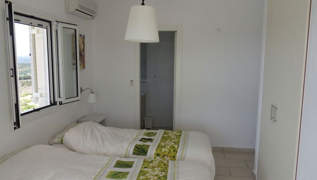 Elegant Villa in Evangelismos with Pool & Garden near Sea Beach - Foto 2, Zimmer