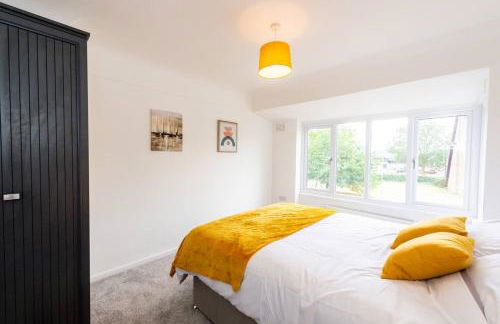 Spacious 3-Bed by Beatles Attractions & Transport - Foto 10