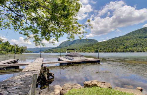 Dock & Hot Tub: Tennessee River Cabin Getaway - Foto 4