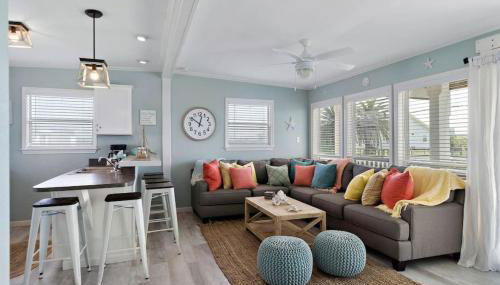 Coastal bungalow with huge yard, comfy deck and close to beach - Foto 2