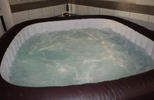 Maison rénovée à Bransat avec spa, WiFi et animaux acceptés - FR-1-489-294 - Foto 4