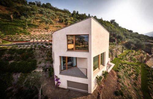 Villa Arias lake view - Photo 32