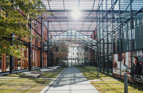 H11 Aparthotel - Photo 38