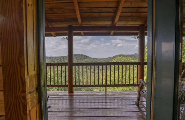 Mountain View - 2 Bedrooms, 2 Baths, Sleeps 6 Cabin by RedAwning - Foto 1