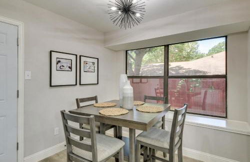 11 Mi to Six Flags! Poolside Oasis in Bedford - Foto 10