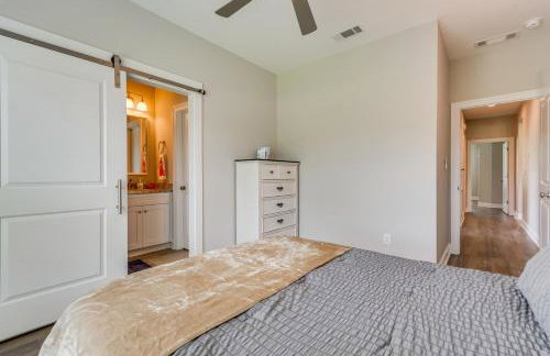 Modern Family Home w/ Spacious Yard in Milton - Foto 19