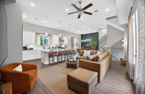 Modern EaDo Stay - 3BR Townhome w Private Deck - Foto 1