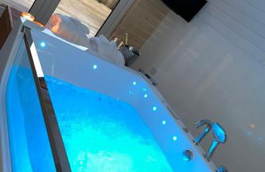 Apex Studio Pod & Jacuzzi Bath - Photo 13
