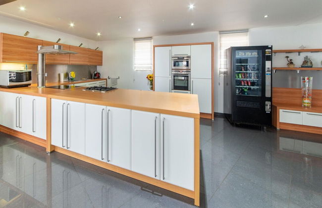 Modern Holiday Home in Verviers With Indoor Pool - Foto 10