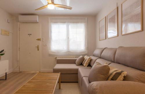 Arena Marina - Pool and relaxation near the airport - Foto 21