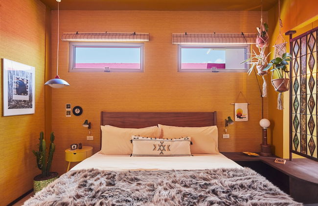 MOOD HAUS by DW - 70's Retro Stays - Photo 7