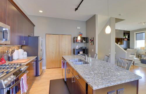 Downtown Condo with Rooftop Patio and City Views! - Foto 14