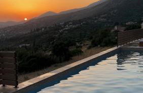 Lorraine's Cottage Style Studios, shared swimming pool and bbq only for guests at Simotata village - Photo 3